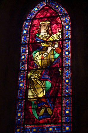 성녀 에스테르 왕비_photo by GFreihalter_in the Catholic parish church of Notre-Dame in Melun_France.jpg